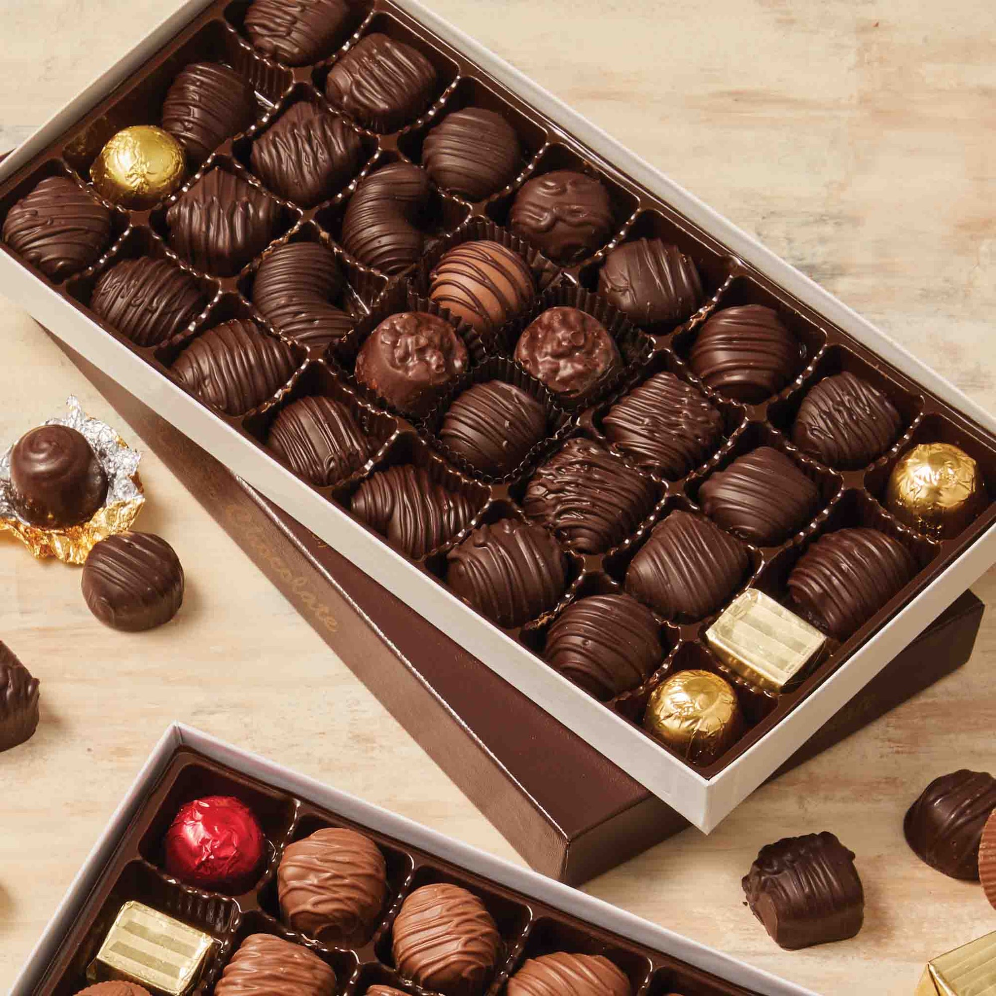 Dark Deluxe Assortment 32 pcs. | 16 oz.