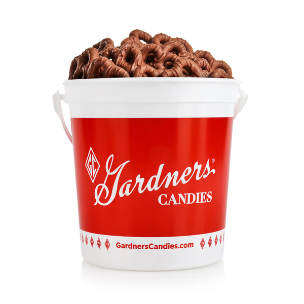 Mini Pretzel Pail Milk 28 oz.