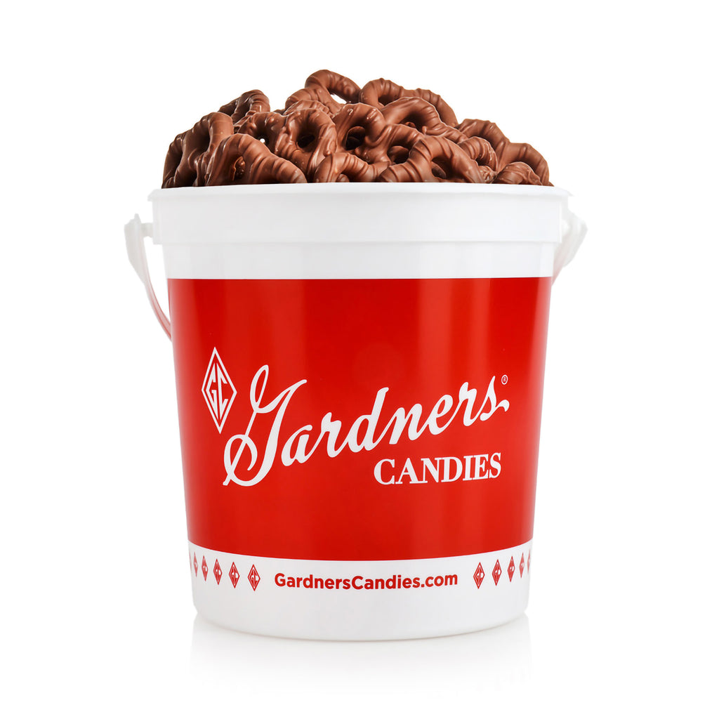 Mini Pretzel Pail Milk 28 oz.