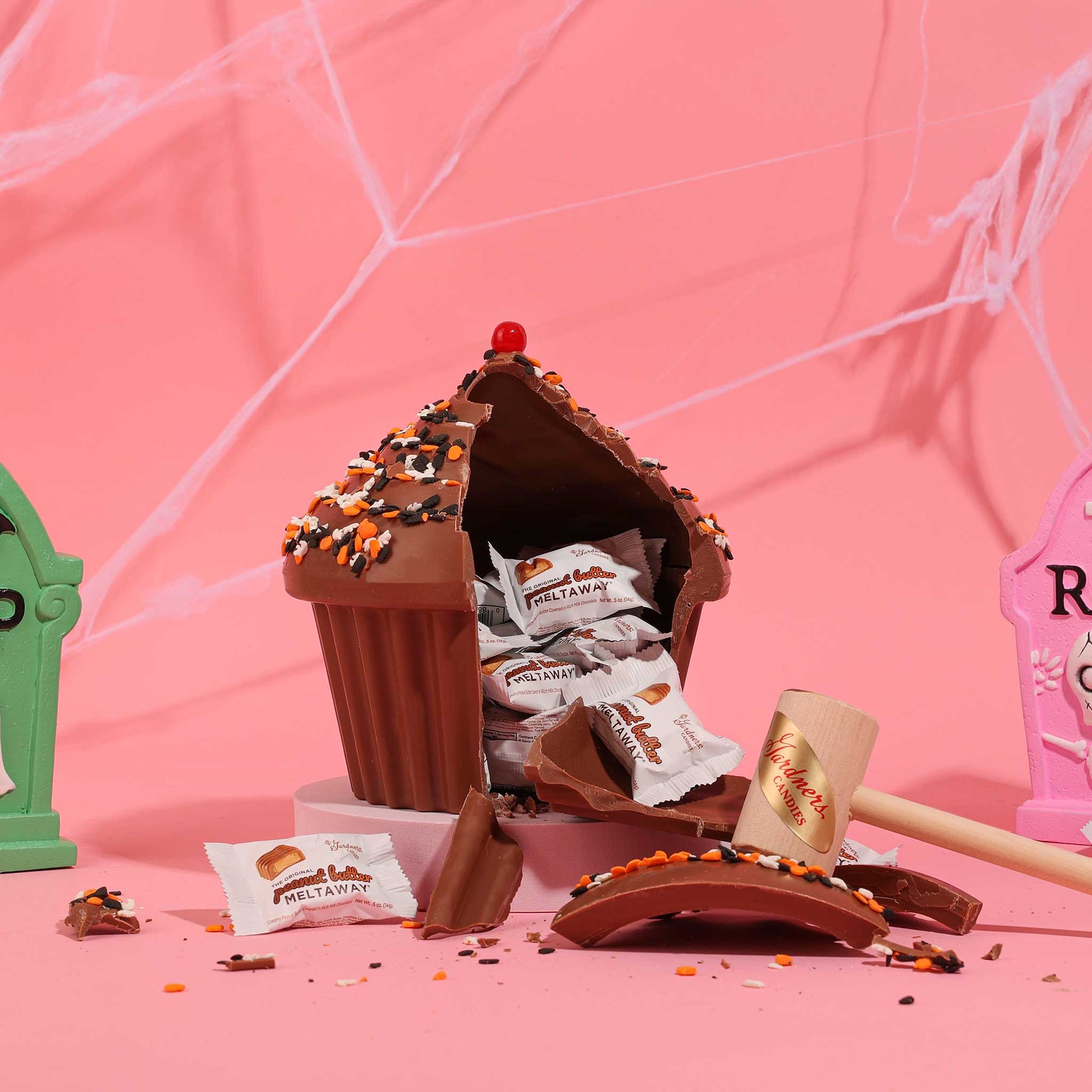 Halloween BashCake® with PBM Mini 16 oz.