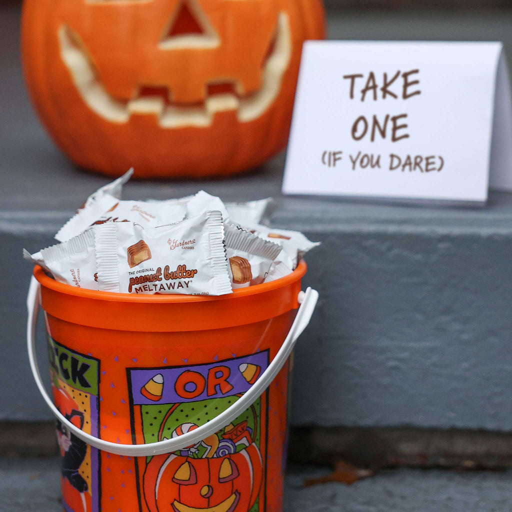 Original Peanut Butter Meltaway® Halloween Pail 48 ct. | 24 oz.