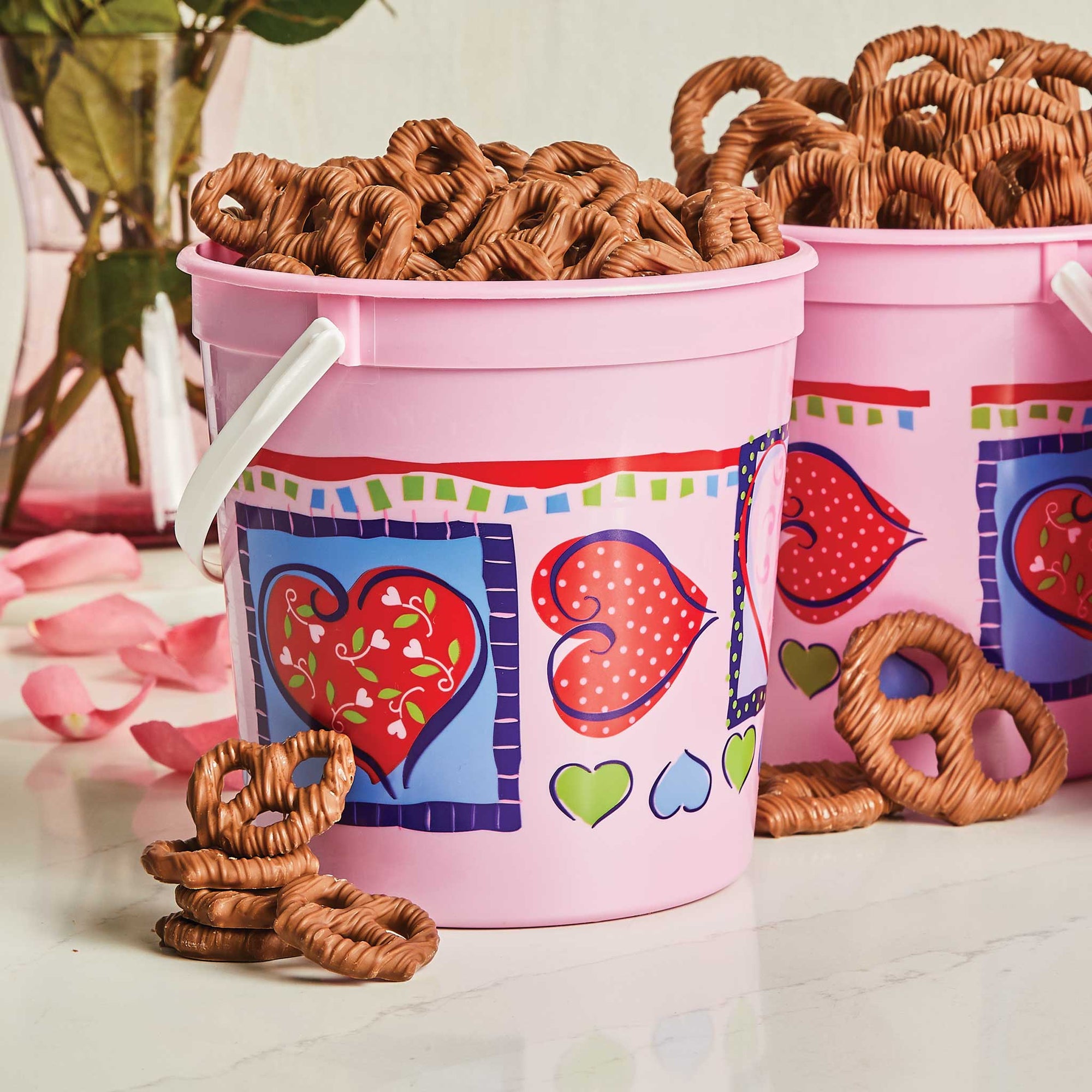 Valentine's Mini Pretzel Pail Milk 28 oz.